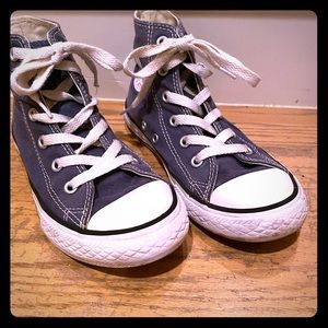 Converse high-top kids size 1 (US)